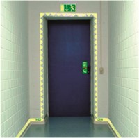 Efterlysande folie (självhäftande) på rulle